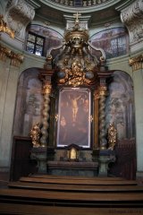 Chrám sv. Mikuláše - oltář sv. Kříže