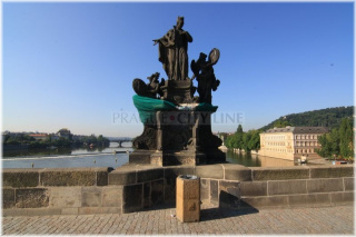 13. Sousoší sv. Františka Borgiase (Borgiáše)