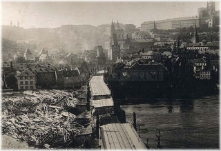 Karlův most  - oprava mostu