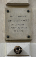 Ema Destinová - pamětní deska