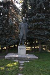 Jan Neruda - pomník na pražském Petříně