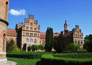 Univerzitní budova v Černovicích