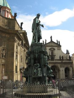 praha_karel_iv-_-_krizovnicke_namesti