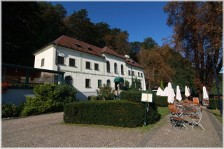 Petřín - zahrada Nebozízek - restaurace Nebozízek