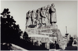 Pha7 - Letenské sady - bývalý pomník J.V. Stalina - tzv. Stalinův pomník