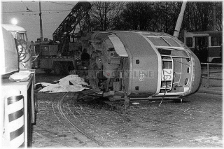 Pha7 - Letná - nehoda tramvaje 26 (převzato z internetových stránek http://letenskaplan.webgarden.cz)