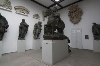 Praha 7 - výstaviště - Lapidárium Národního muzea - interiér - pomník sv. Václava, který stál původně na Václavském náměstí.