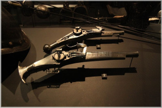 Praha 1 - Schwarzenberský palác - Výstava Císařská zbrojnice - celo-železná pistole