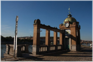 Náplavka na Rašínově nábřeží (Praha 2 - Výtoň)