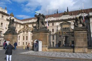 Pražský hrad - vstupní brána