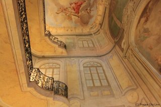 Rožmberský palác - ústav šlechtičen - interiér