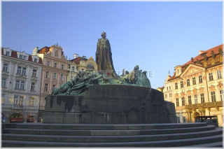 Staroměstské náměstí - pomník mistra Jana Husa