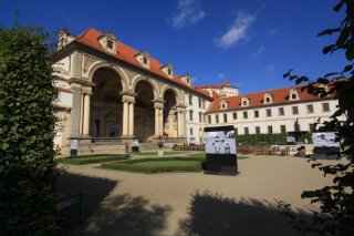 Valdštejnská zahrada a pohled na Sala Terrena