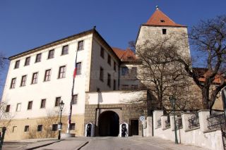 Pražský hrad zadní východ směrem ke Starým zámeckých schodům