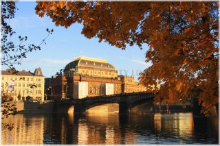 Národní divadlo a Most Legií