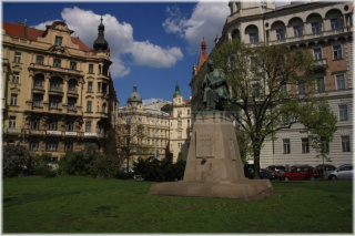 Jiráskovo náměstí