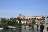 Mánesův most a v pozadí Pražský hrad