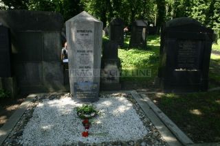 Nový židovský hřbitov - hrob Franze Kafky