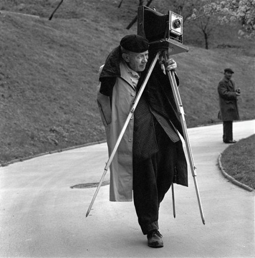 Gisèle Freund a Timm Rautert: Havel, Kundera a Sudek očima fotografů v roce 1967