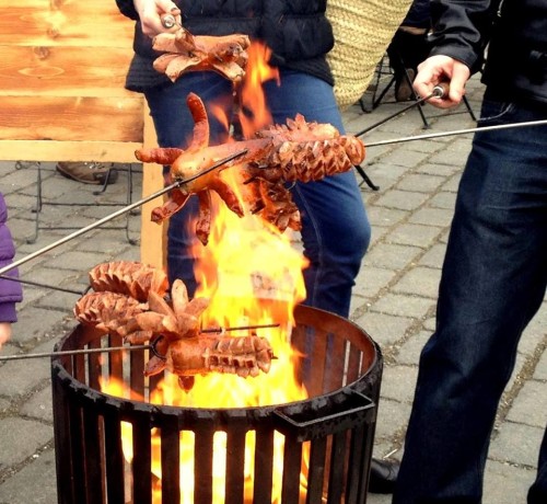 Náplavka a pečené buřty na ohni!